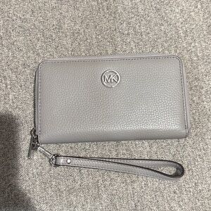 Michael Kors Pebble Gray Wristlet